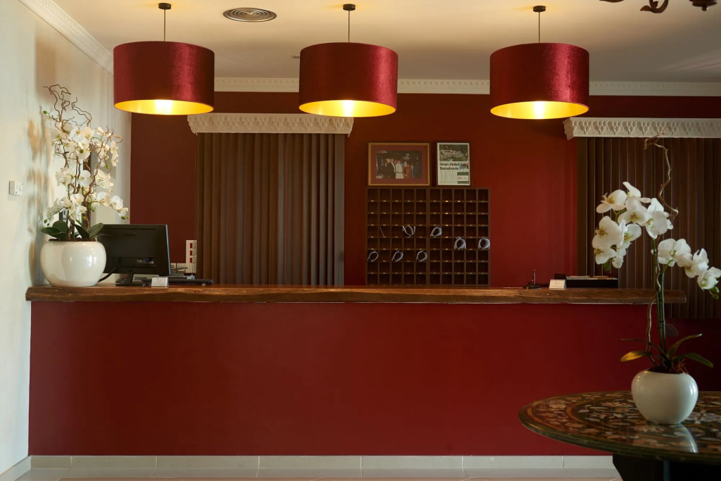 Paloma Blanca Boutique Hotel