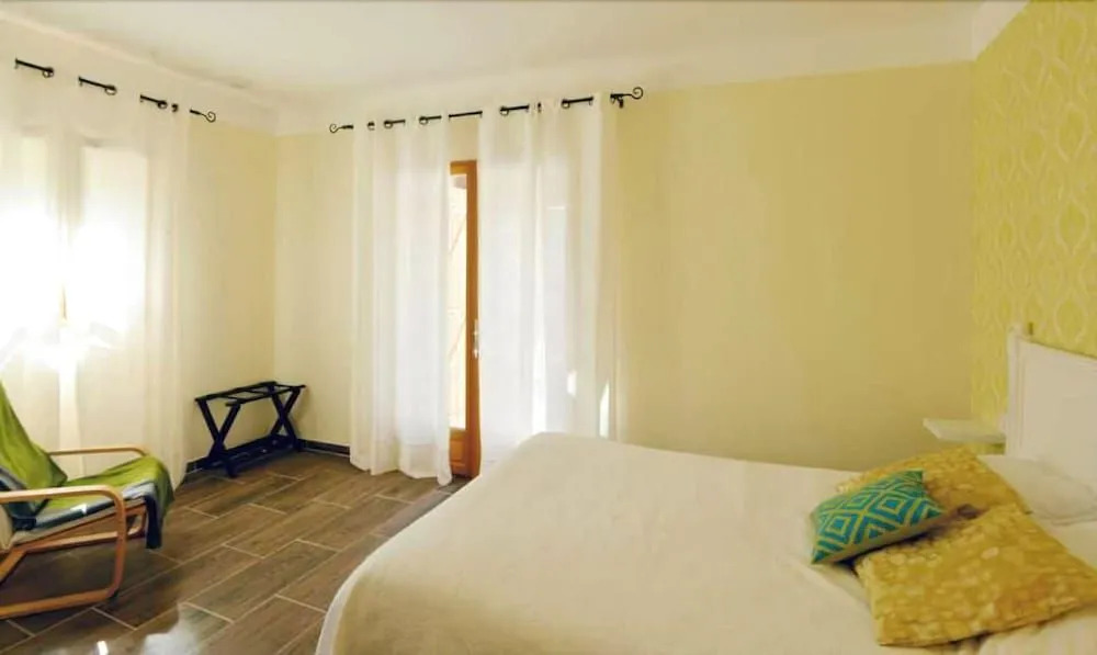 Auberge De La Foret Bonifatu