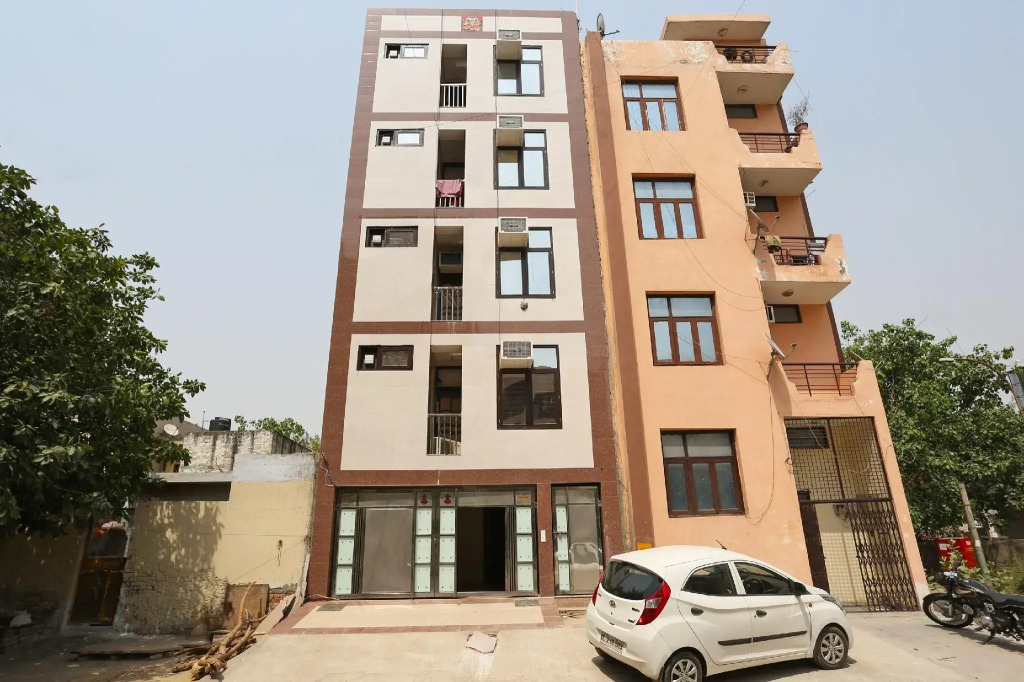 OYO 13280 Hotel Royal India