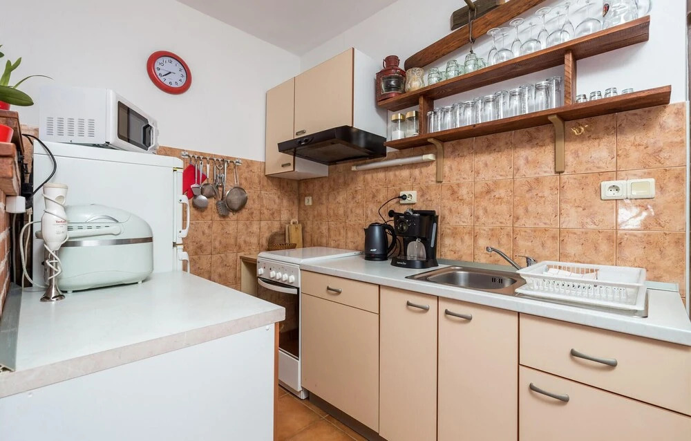 Awesome Apartment in Supetarska Draga With Wifi and 2 Bedrooms