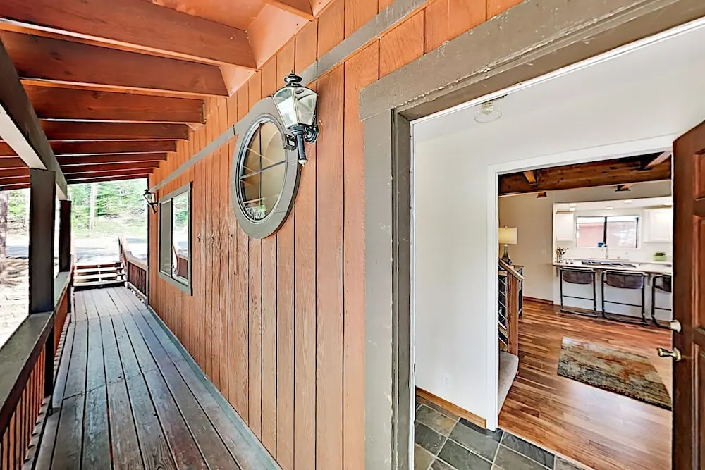 1168laus 5 Bedroom Home