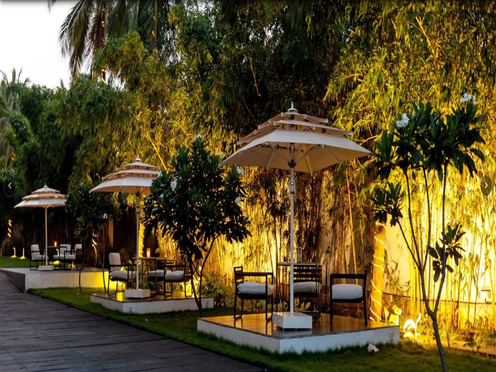 Slohh by Roach Bengaluru, Curio Collection by Hilton