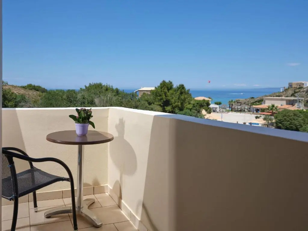 Sea View Suites & Holiday Homes - Plaka Beach Resort