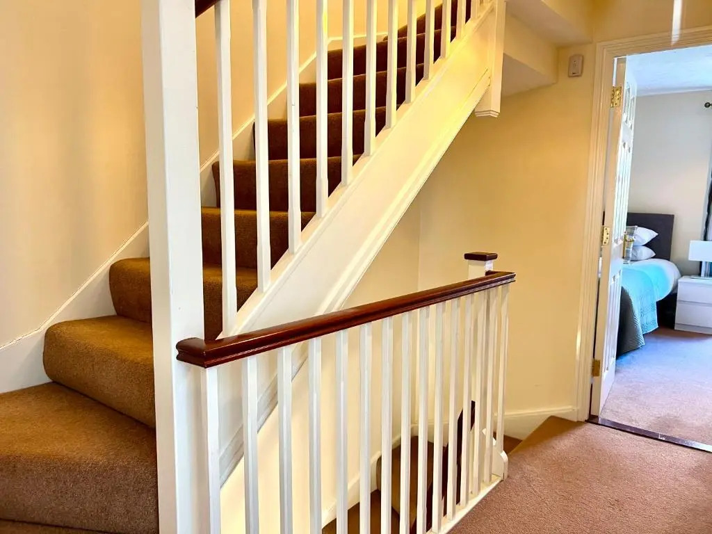 Beautiful 3-bedroom house, city centre, parking