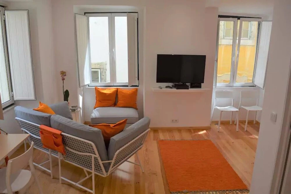 Cais do Sodré Duplex by Homing