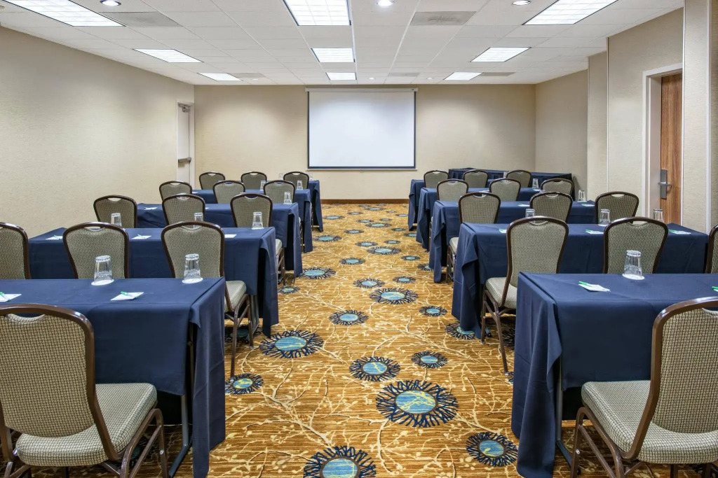 Kozy Hotel Dallas DFW Airport Area West