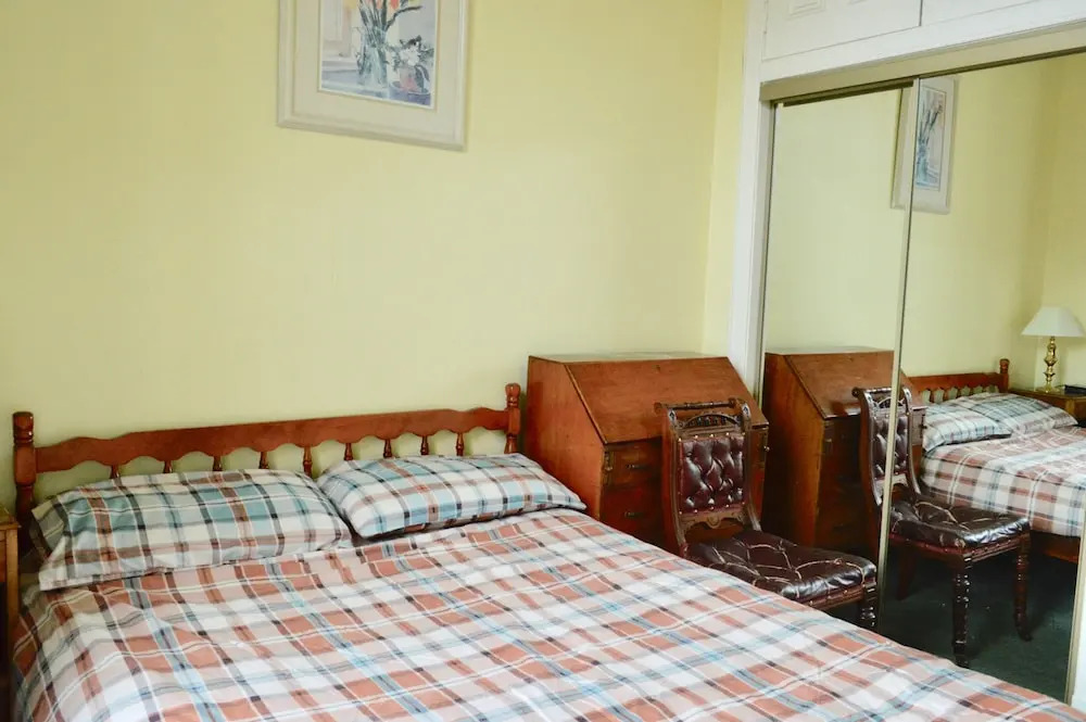Period Flat With Parking & Arthurs Seat Views