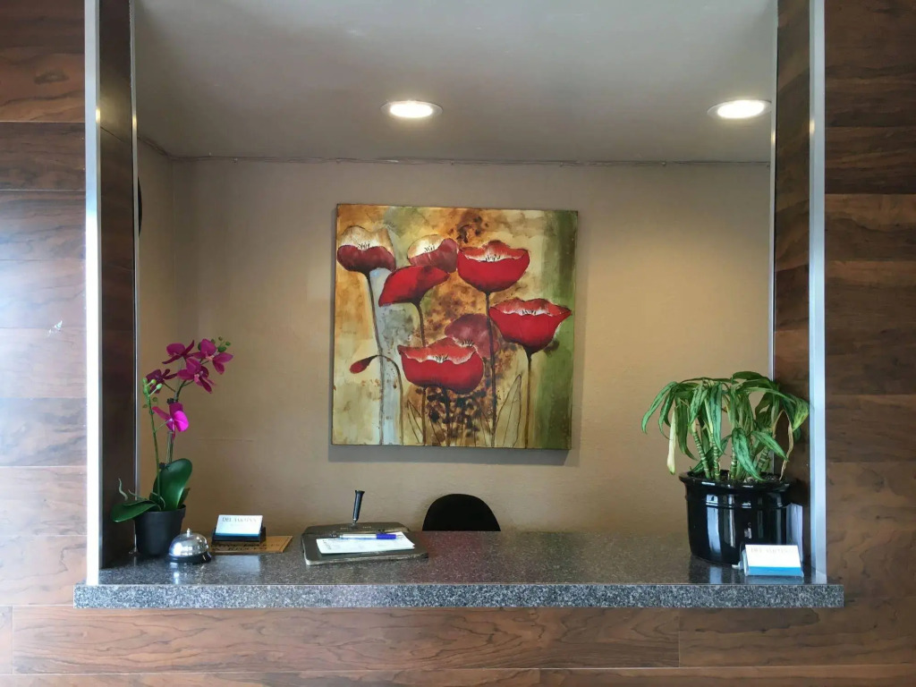 Del Amo Inn