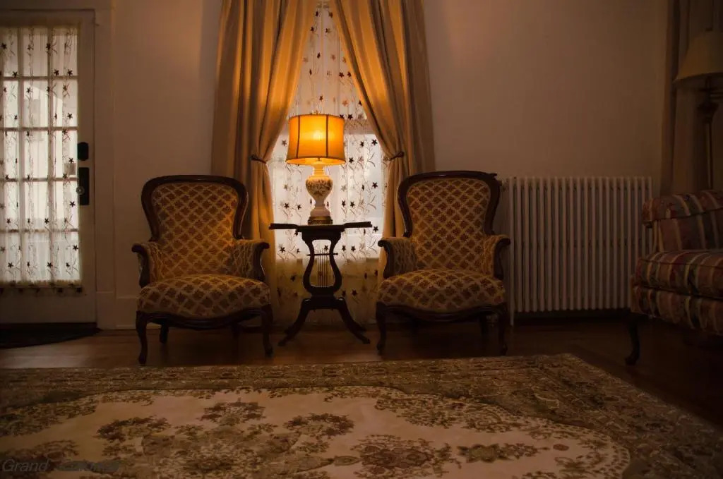 Grand Colonial Bed and Breakfast