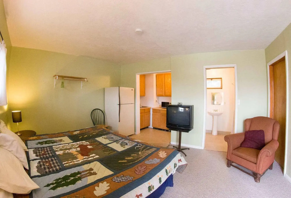 Holiday Motel