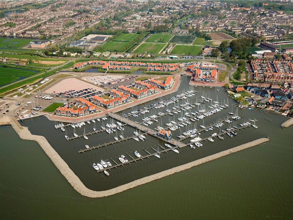 Lakeside Villa in Volendam