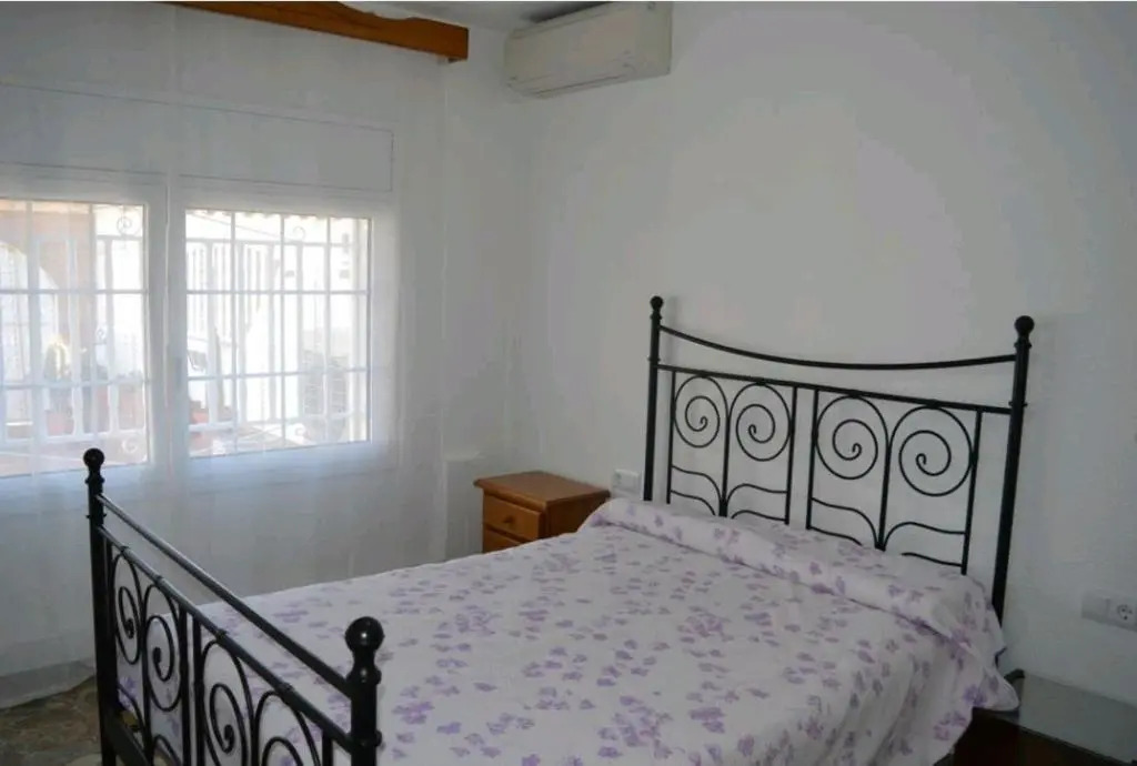 R116 Casa adosada con piscina privada en Cunit
