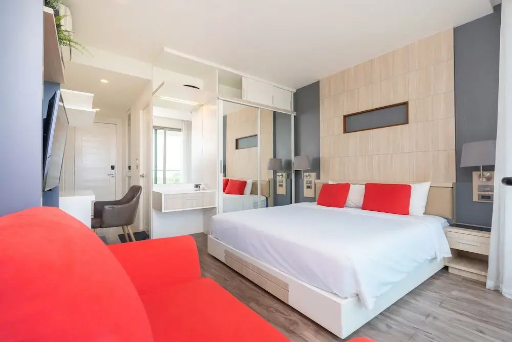 Sea View Suite C64 in Oceana near Beach