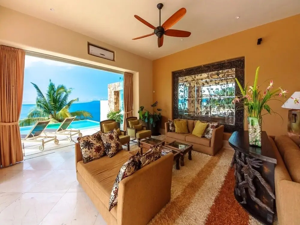 Sunny Vacation Villa 95