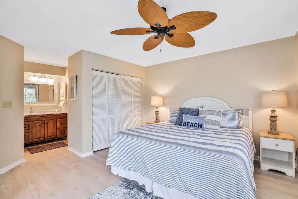 Third Floor Condo With Shared Pool, Free Wifi, Central AC, & Shared Tennis