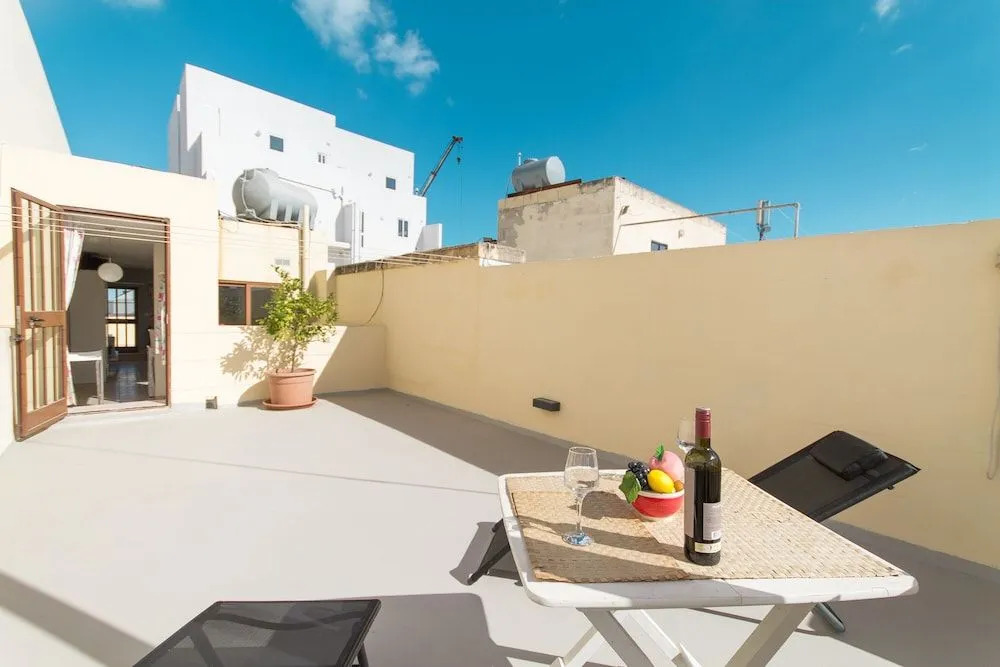 Well Located Townhouse & Courtyard Kalka