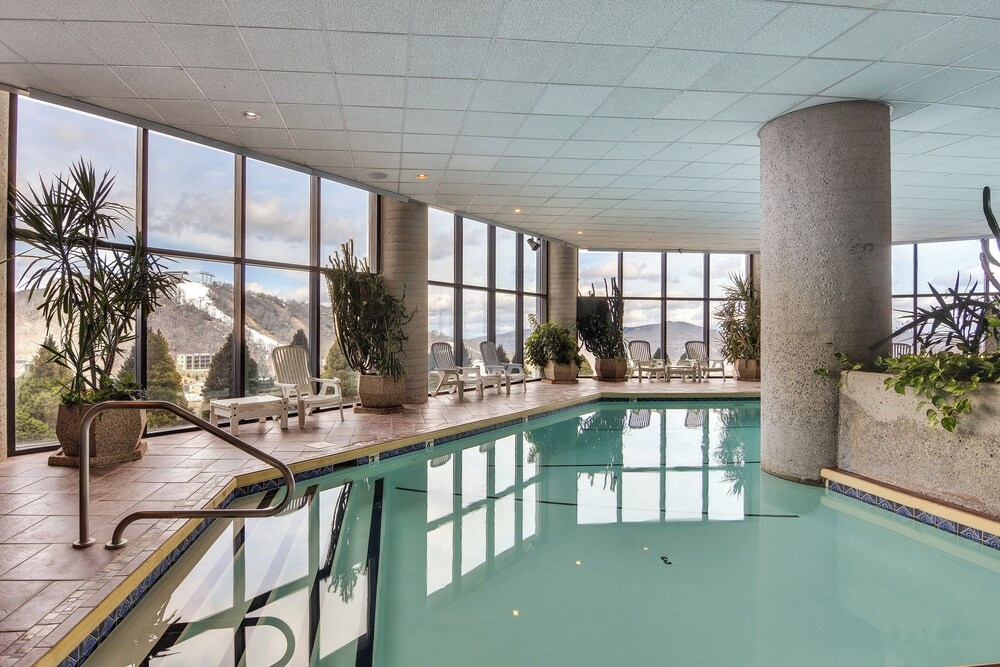 < 4 Mi to Sugar Mtn Resort: Condo w/ Indoor Pool!