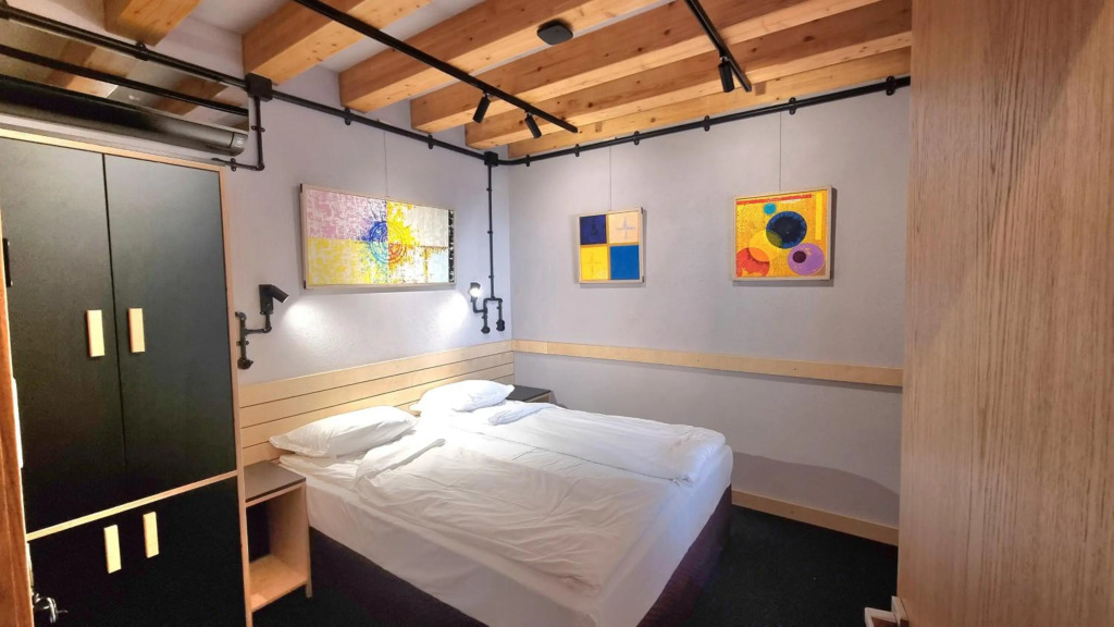 Art Hotel 158