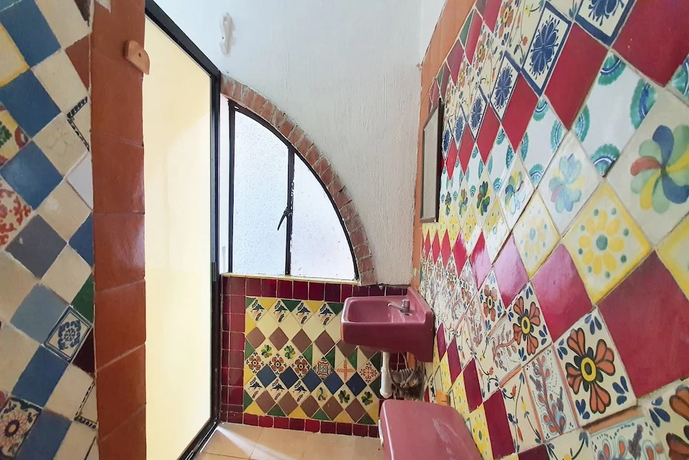 OYO Hotel Colonial