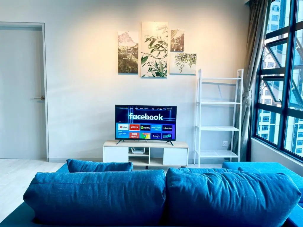 Sunset Seaview Vacation Condos @ Jesselton Quay