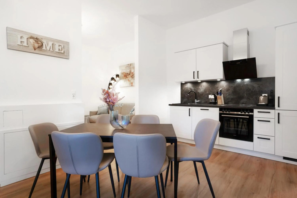 easy-flat Hauptplatz - City Center Apartments with a Kitchen