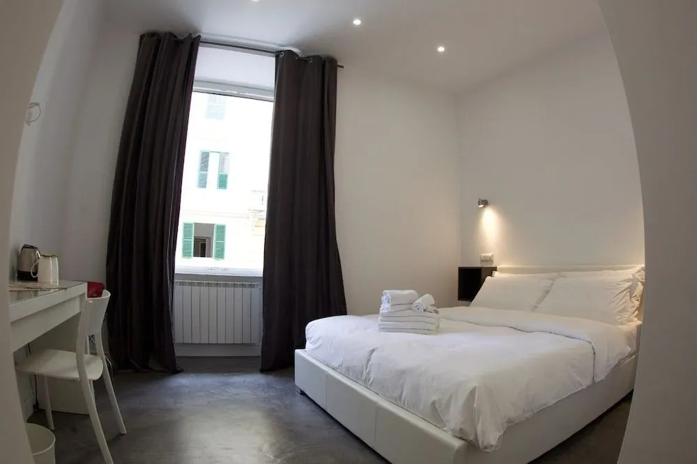WE LOVE ROMA Guest House