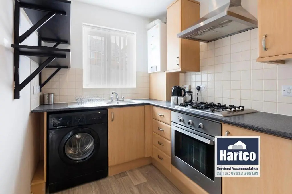 "Book Today" - 4 bed house, Sleeps up to 10, Free wifi, Perfect for Family & Business Travelers - Hartco Serviced Accommodation Walsall