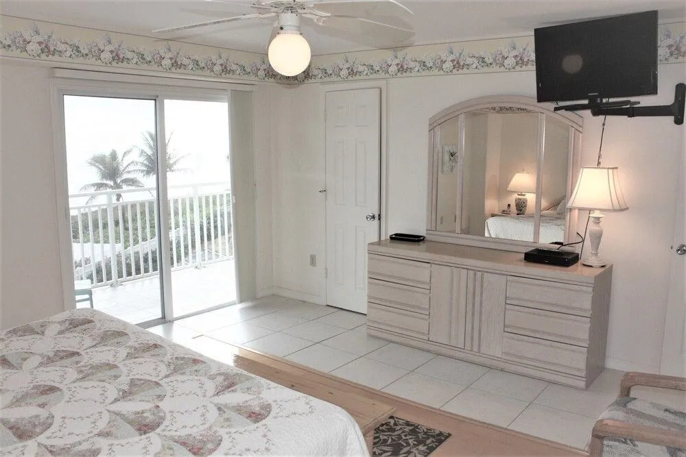 Jamaica Royale - 303 - 2 Br Condo