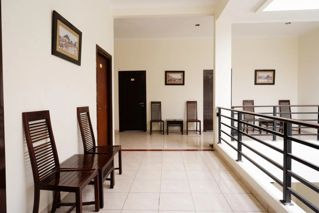 RedDoorz near Wisata Kota Lama Semarang