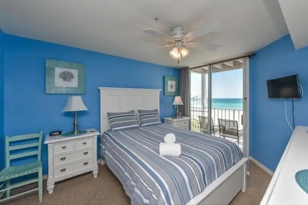 Gulf Breeze B 2 Bedroom Condo by RedAwning