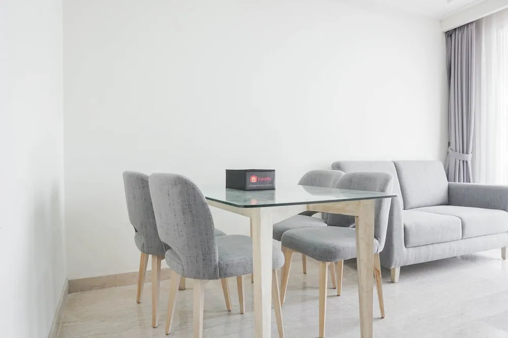 Strategic 2BR Private Lift at Menteng Park Apartment