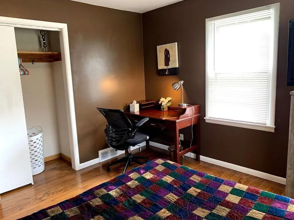 Spacious, Cozy 2 bed Home Near the Stadiums!