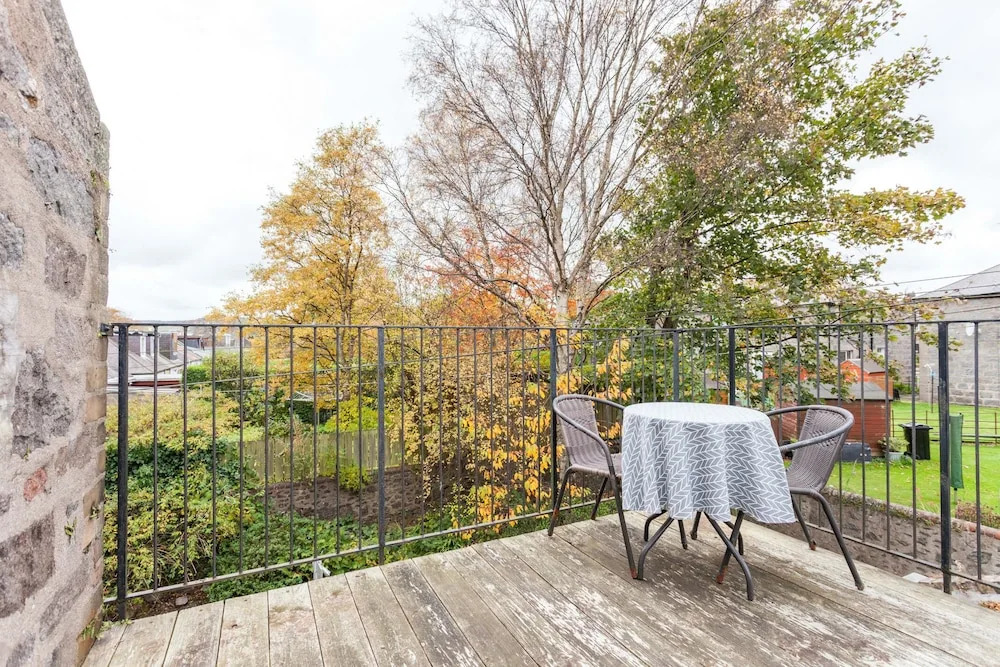 Cosy 5BD Double Upper Flat - Heart of Aberdeen