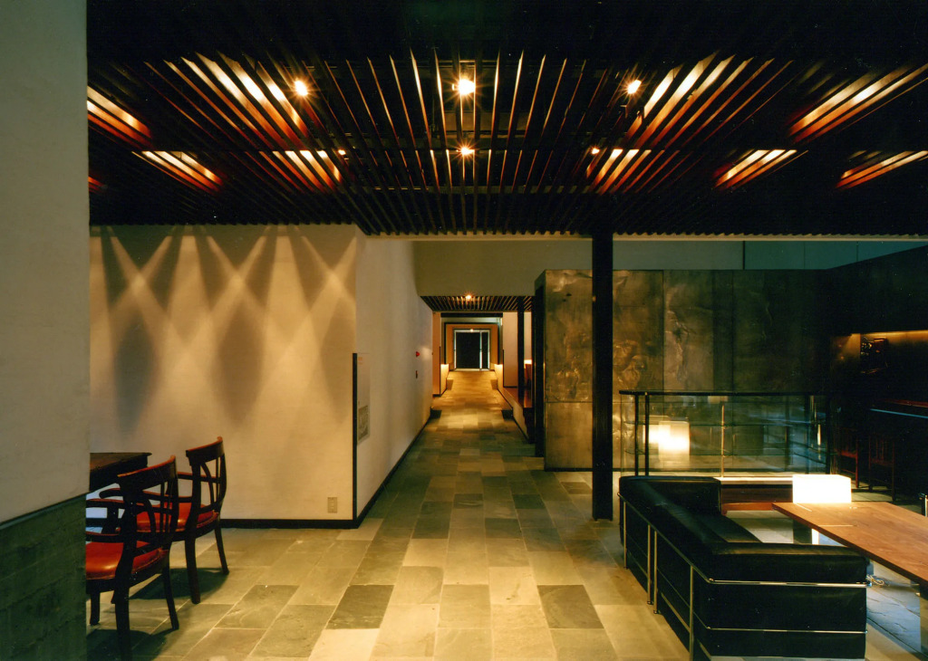 OTARU RETREAT KURAMURE by Onko Chishin