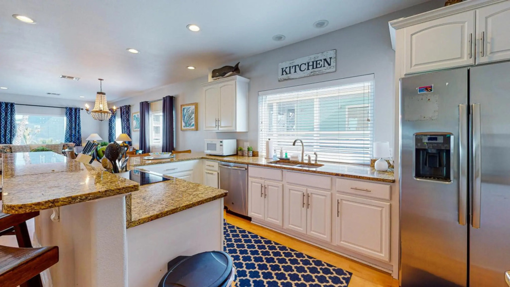 RD385 Dreamsicle Large Home in Gulfside Neighborhood, Shared Pool, Boardwalk to Beach