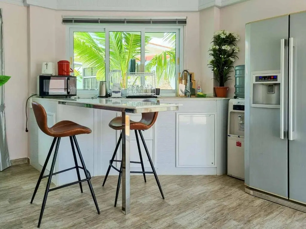 Tinas Living Paradise - Guesthouses with private pool, 5 min to beach
