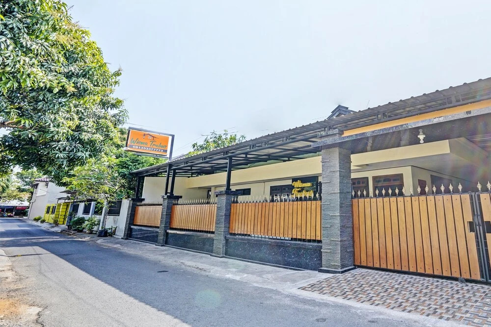 Wisma Trubus Syariah RedPartner Near RSUD Koesma Tuban