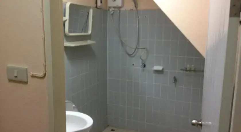 Charoen Guesthouse