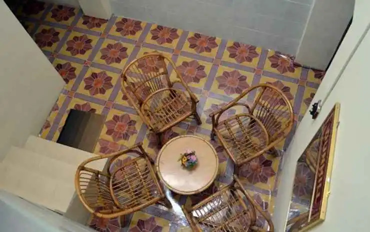 Senyum Senyum Holiday House
