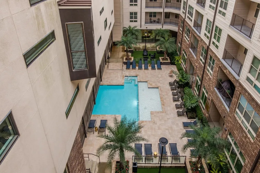 FRONTDESK 5755 Hermann Park Apts Downtown Houston