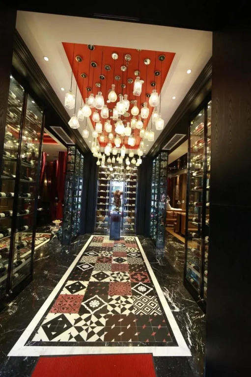 Carnival Fashion Hotel