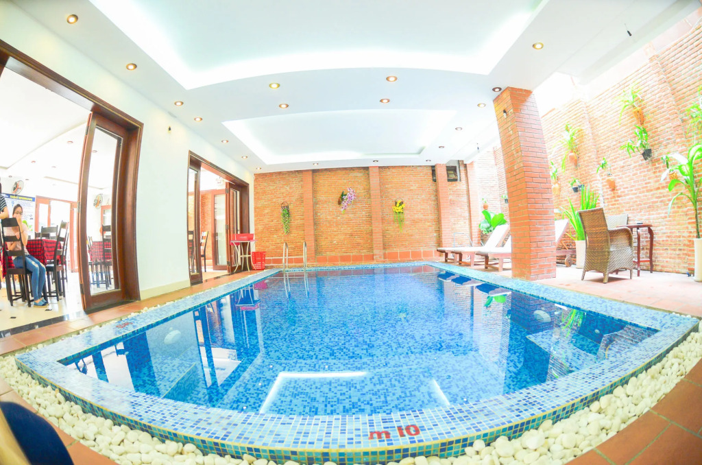 Golden River Hotel