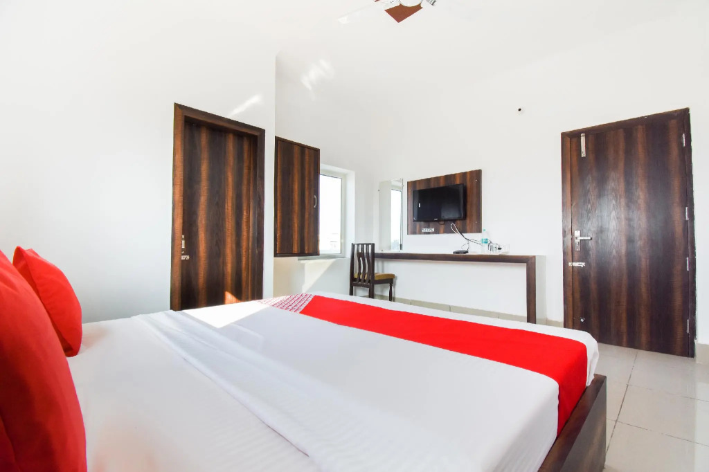 Hotel Bhardwaj
