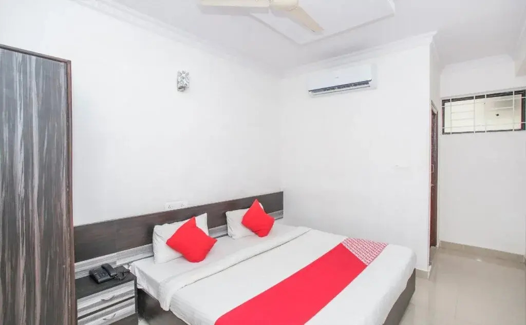 Hotel Turista by OYO Rooms