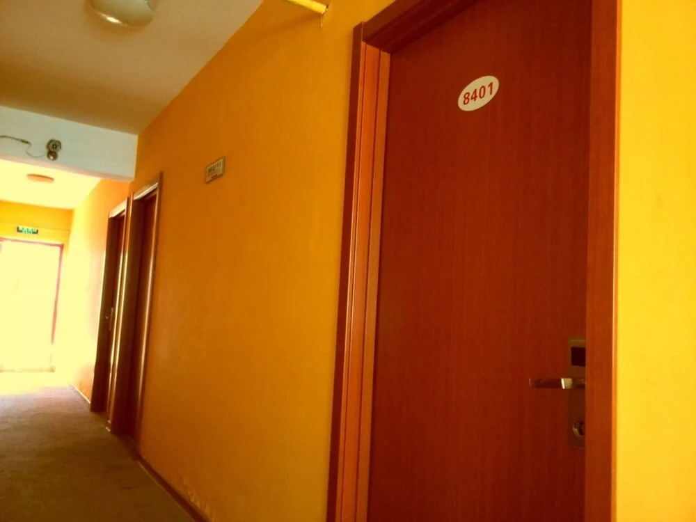 Letu first home inn xiaoshan Airport