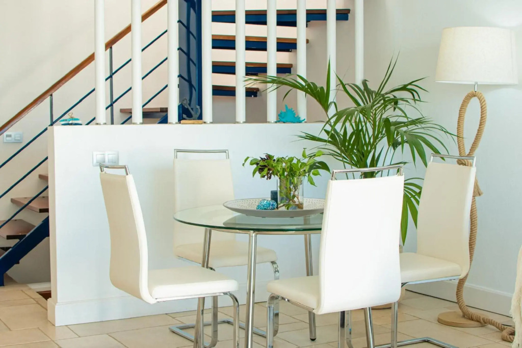 FRONTLINE VILLA 25, well-designed with a heated pool