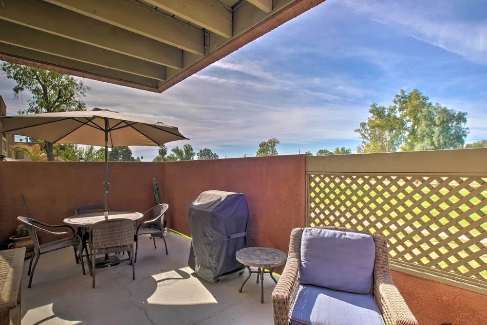 Scottsdale Condo on Golf Course w/ Pool Access!
