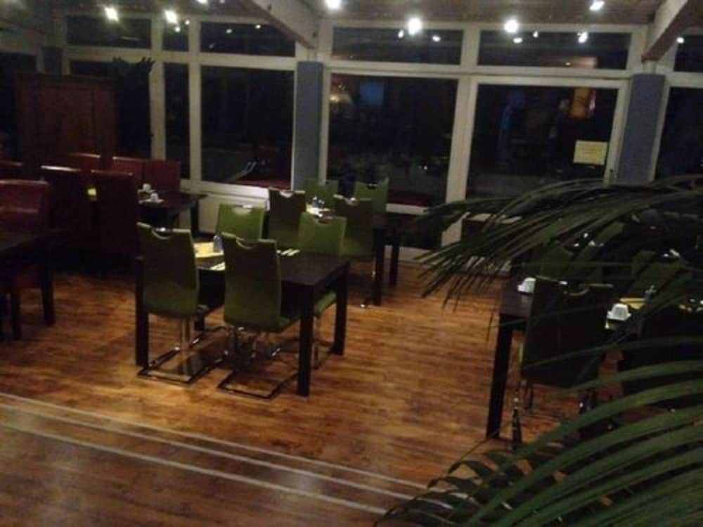Hotel Bitzer Backnang Zentrum 24h Check In Frühstück zubuchbar gratis Parkplätze