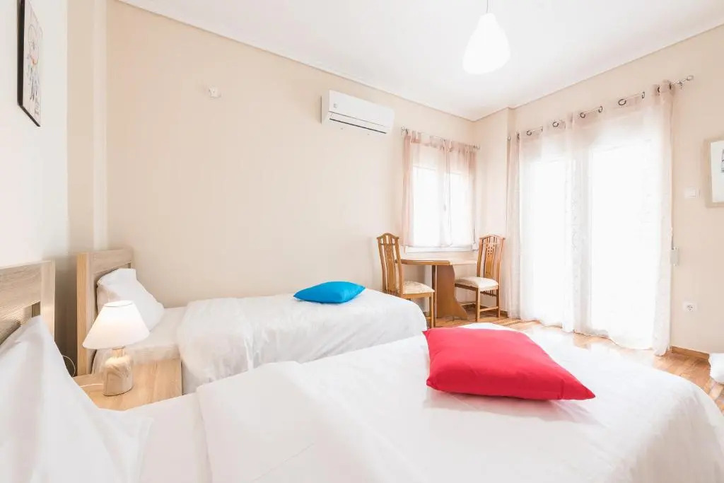 Modern 2BD apt in Athens DT, 2-min metro