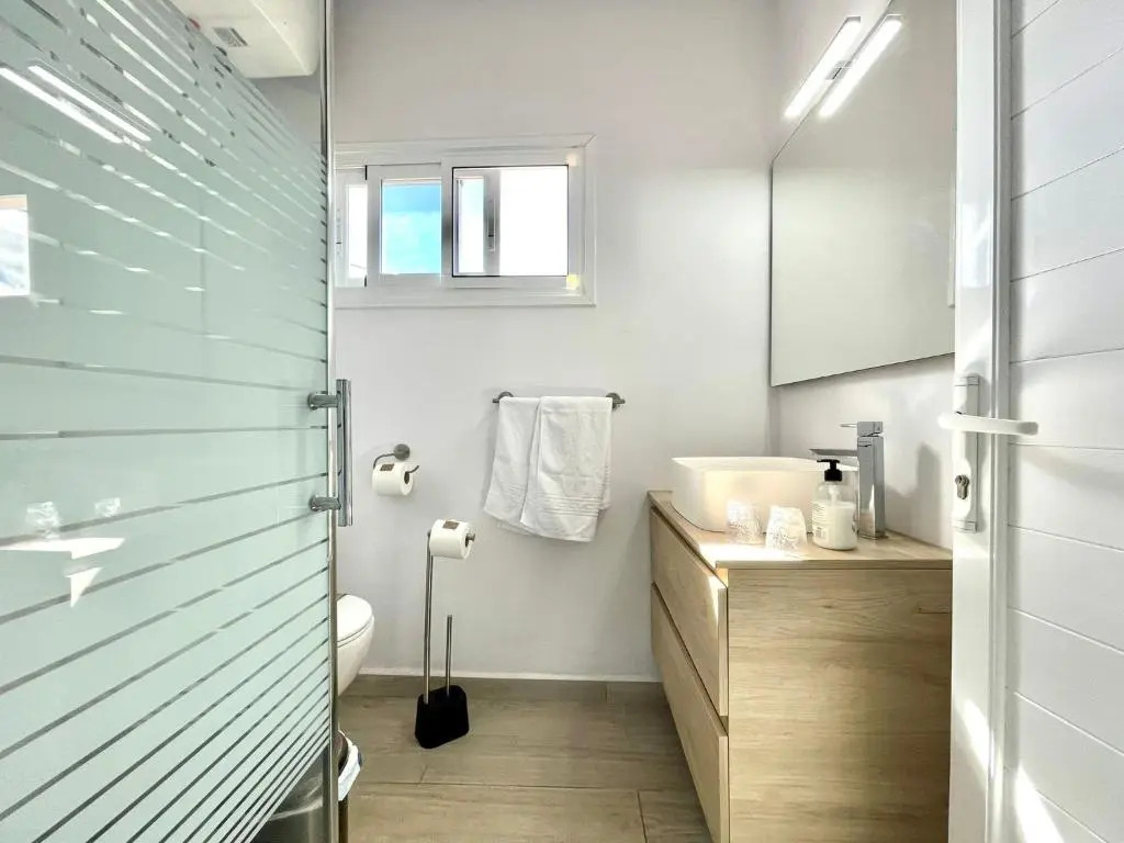 Two-Bedroom House 5, FreeWifi, AC, BBQ, Mountain View